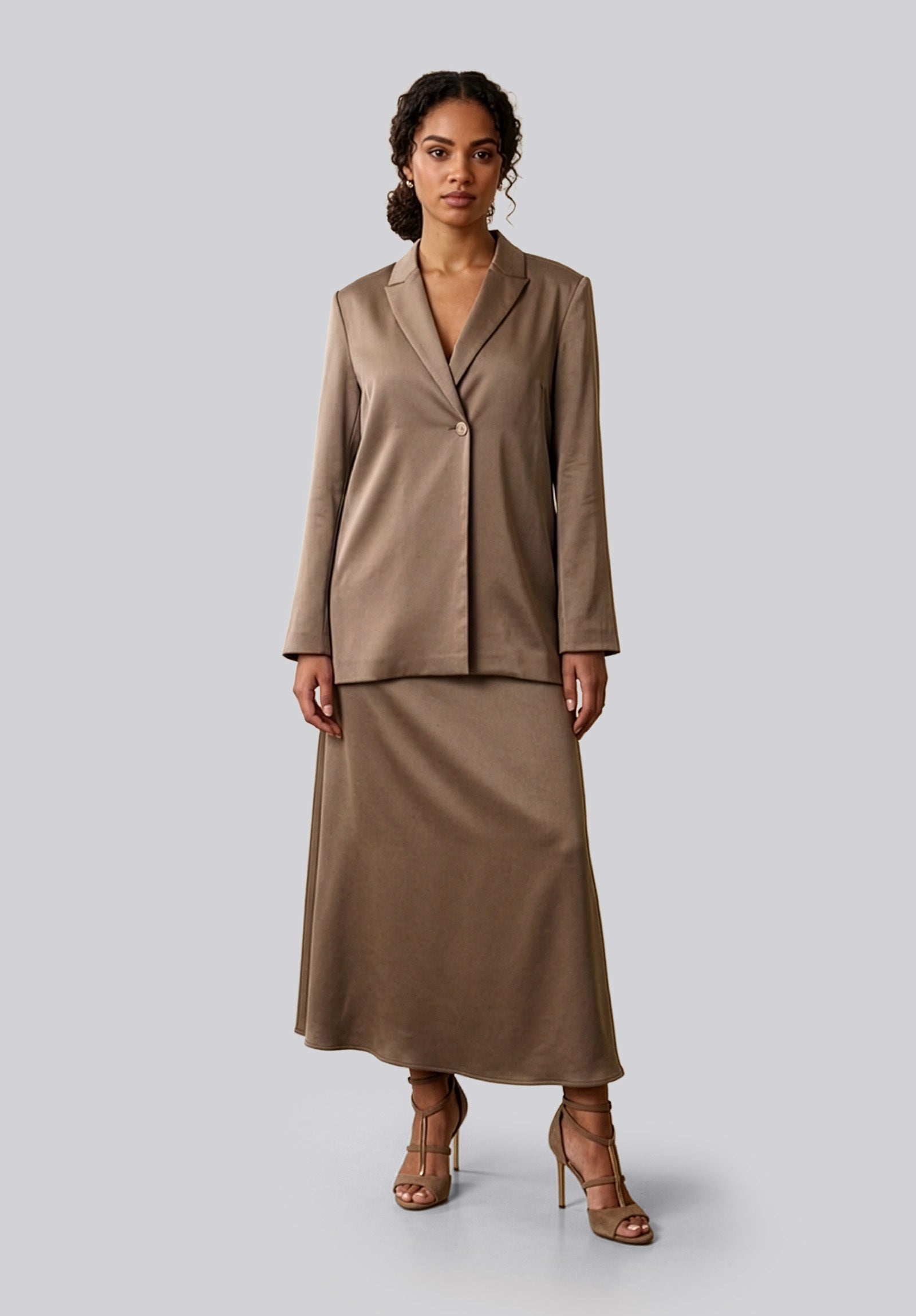 Satin modest twinset in ash brown – Hijabaya